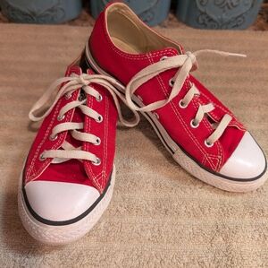 Converse All Star Kids Red Canvas Sneakers Youth Size 3.